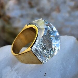 Bright Crystal Gaia 18kt Gold Plated Ring Hypoallergenic Jewelry